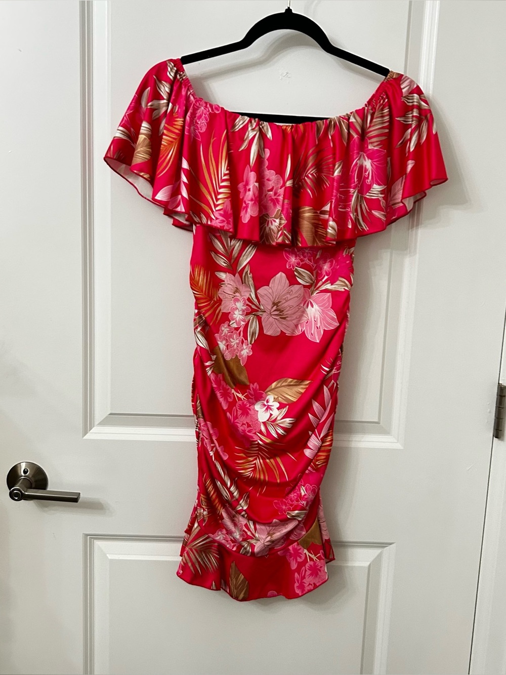 SHEIN Off-Shoulder Fuchsia Floral Ruffled Dress/Coverup